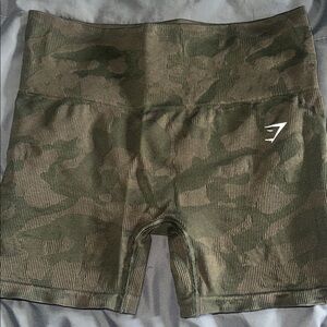 Gymshark Women's Camo Shorts - Green